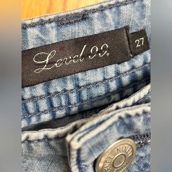 Level 99 Anthropologie light wash - Picture 4 of 9